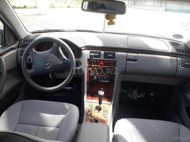 Mercedes E 240 2000, 258,184 km - 2.4 l - Sumqayıt