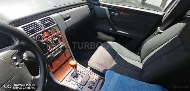 Mercedes E 220 2000, 450,000 km - 2.2 l - Bakı