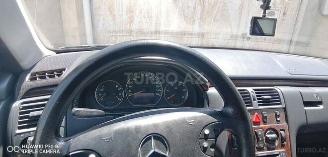 Mercedes E 220 2000, 450,000 km - 2.2 l - Bakı