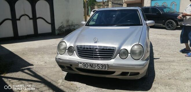 Mercedes E 220 2000, 450,000 km - 2.2 l - Bakı