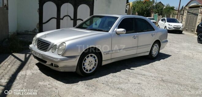 Mercedes E 220 2000, 450,000 km - 2.2 l - Bakı