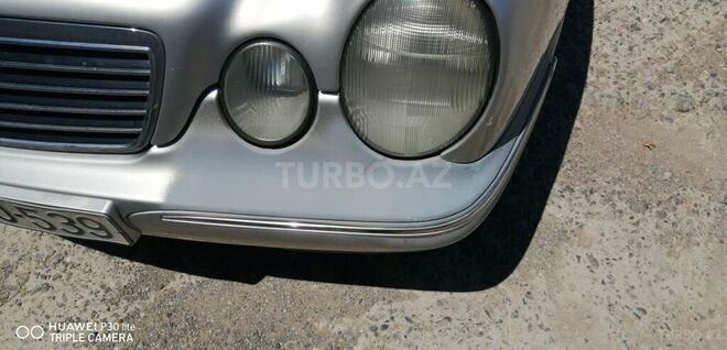Mercedes E 220 2000, 450,000 km - 2.2 l - Bakı
