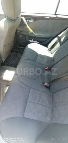 Mercedes E 220 2000, 450,000 km - 2.2 l - Bakı