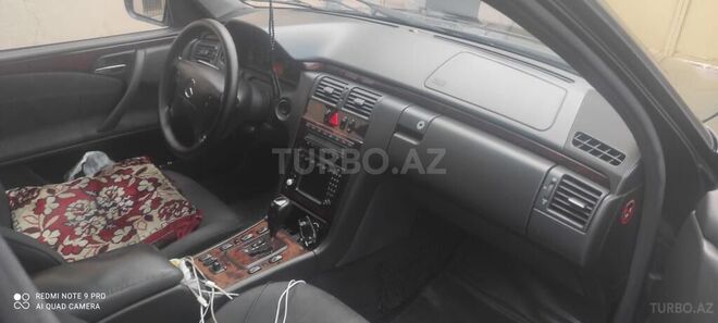 Mercedes E 220 2000, 292,000 km - 2.2 l - Gəncə