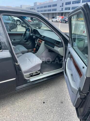 Mercedes E 220 1994, 340,000 km - 2.2 l - Bakı