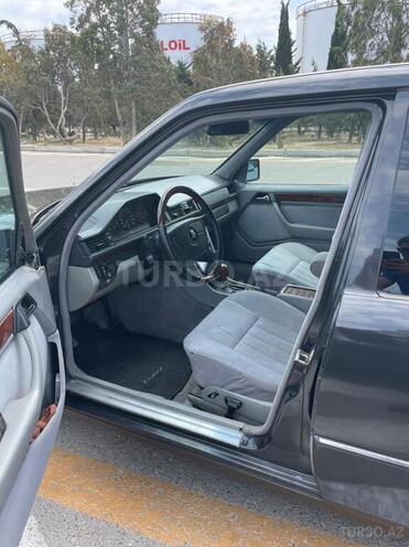 Mercedes E 220 1994, 340,000 km - 2.2 l - Bakı