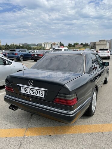 Mercedes E 220 1994, 340,000 km - 2.2 l - Bakı