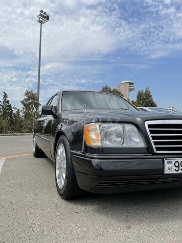 Mercedes E 220 1994, 340,000 km - 2.2 l - Bakı
