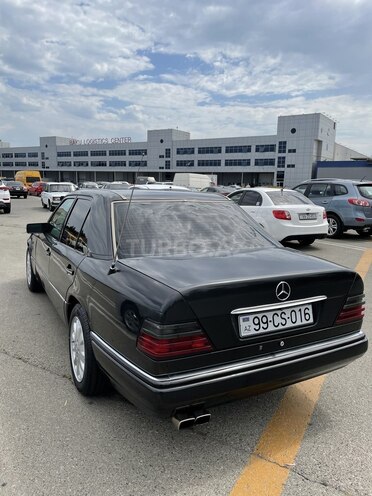 Mercedes E 220 1994, 340,000 km - 2.2 l - Bakı