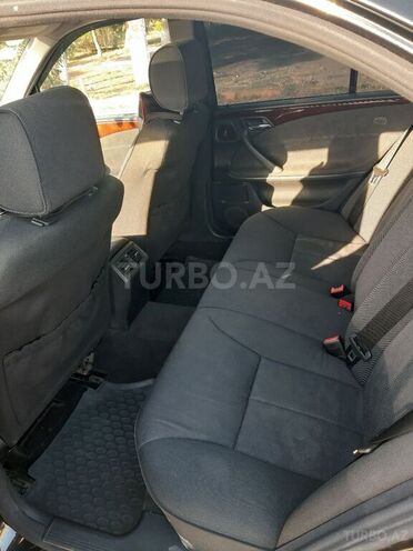 Mercedes E 220 2001, 423,000 km - 2.2 l - Bakı