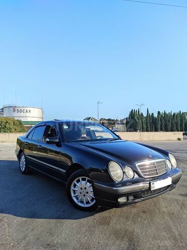 Mercedes E 220 2001, 423,000 km - 2.2 l - Bakı
