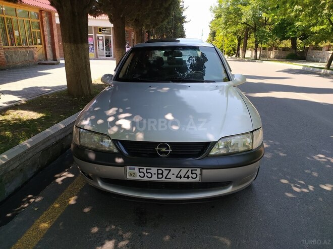 Opel Vectra 1997, 381,000 km - 1.8 l - Qax