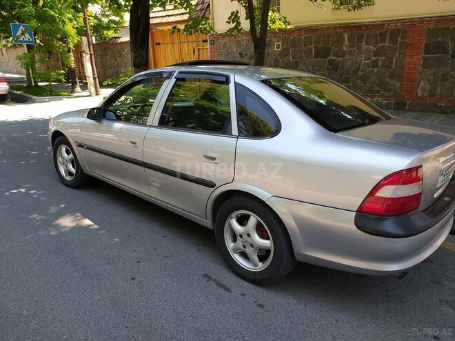 Opel Vectra 1997, 381,000 km - 1.8 l - Qax