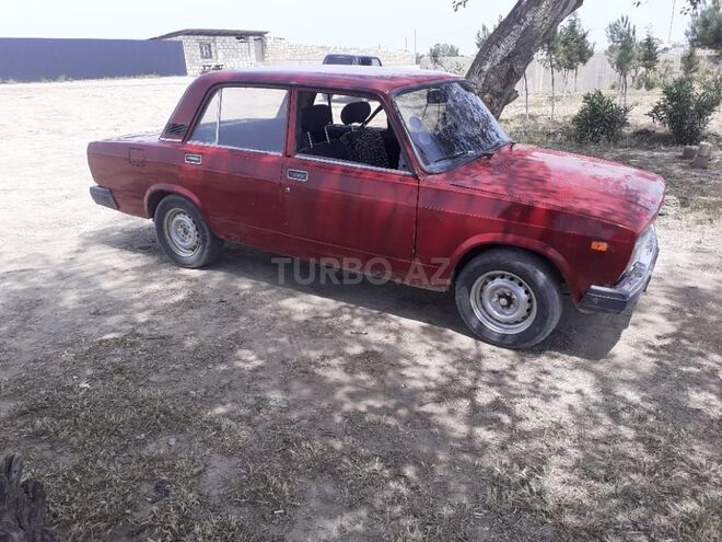 LADA (VAZ) 2105 1982, 130,000 km - 1.5 л - Salyan