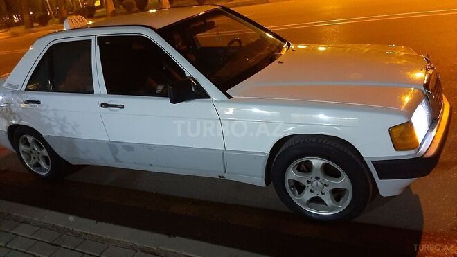 Mercedes 190 1990, 236,000 km - 2.0 l - Mingəçevir