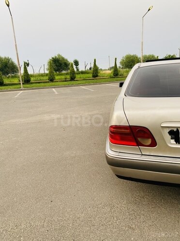 Mercedes E 220 1997, 378,900 km - 2.2 l - Ağcabədi