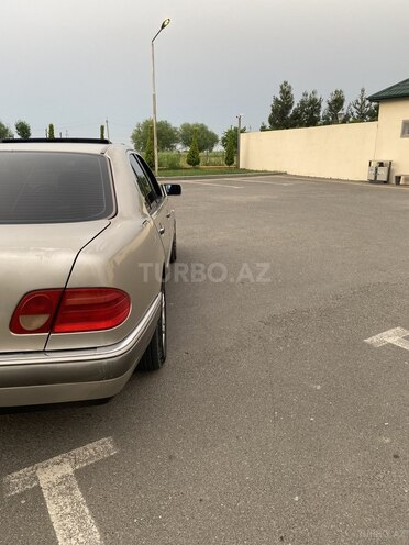 Mercedes E 220 1997, 378,900 km - 2.2 l - Ağcabədi