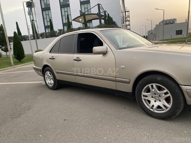 Mercedes E 220 1997, 378,900 km - 2.2 l - Ağcabədi