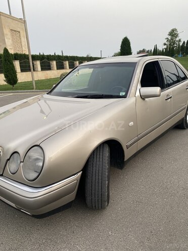 Mercedes E 220 1997, 378,900 km - 2.2 l - Ağcabədi