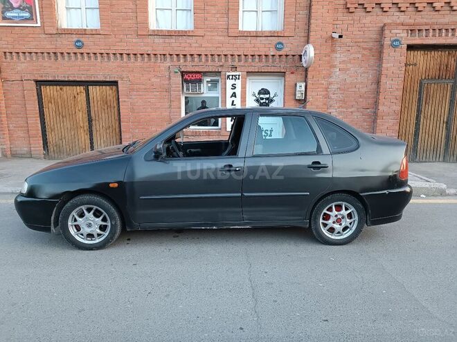 Volkswagen Polo 1999, 247,782 km - 1.6 l - Gəncə