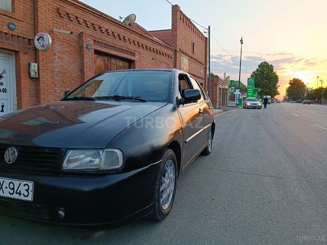 Volkswagen Polo 1999, 247,782 km - 1.6 l - Gəncə