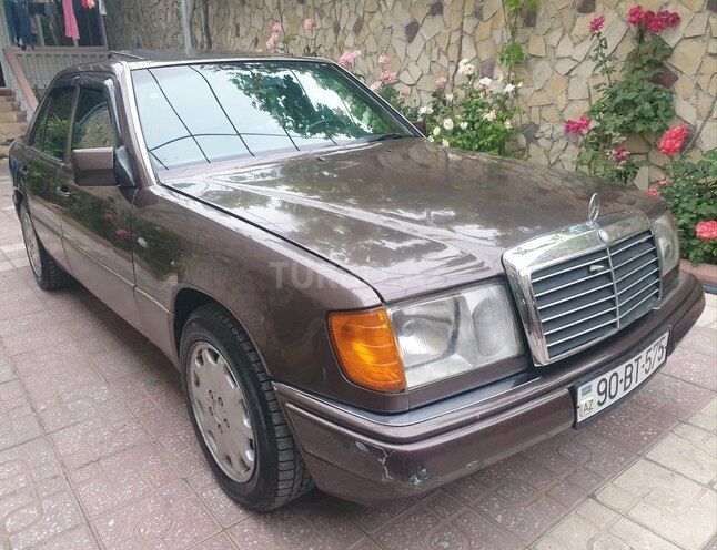 Mercedes E 220 1992, 547,000 km - 2.2 l - Bakı
