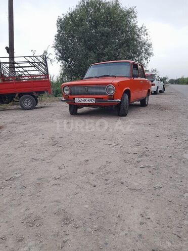 LADA (VAZ) 21011 1985, 40,000 km - 1.5 l - Salyan