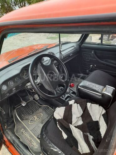 LADA (VAZ) 21011 1985, 40,000 km - 1.5 l - Salyan