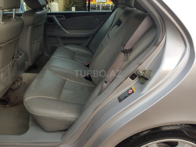 Mercedes E 320 2002, 19,000 km - 3.2 l - Bakı