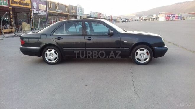 Mercedes E 320 1998, 327,000 km - 3.2 l - Sumqayıt