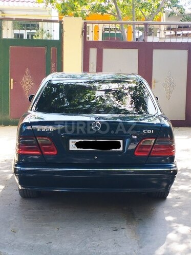 Mercedes E 220 2001, 373,000 km - 2.2 l - Salyan