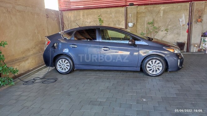 Toyota Prius 2013, 260,000 km - 1.8 l - Bakı