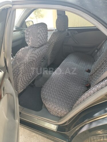Mercedes E 220 2001, 373,000 km - 2.2 l - Salyan