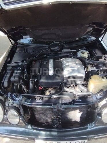 Mercedes E 220 2001, 373,000 km - 2.2 l - Salyan
