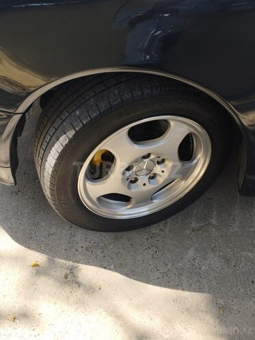 Mercedes E 220 2001, 373,000 km - 2.2 l - Salyan