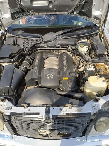 Mercedes E 240 1998, 123,456 km - 2.4 l - Masallı