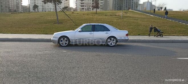 Mercedes E 200 2000, 380,000 km - 2.0 l - Bakı