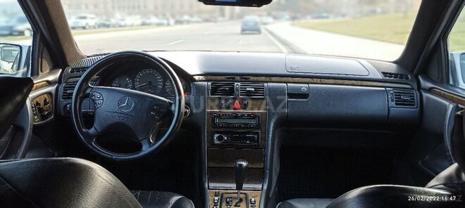 Mercedes E 200 2000, 380,000 km - 2.0 l - Bakı