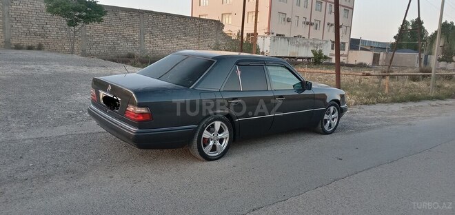 Mercedes E 220 1994, 292,874 km - 2.2 l - Bakı