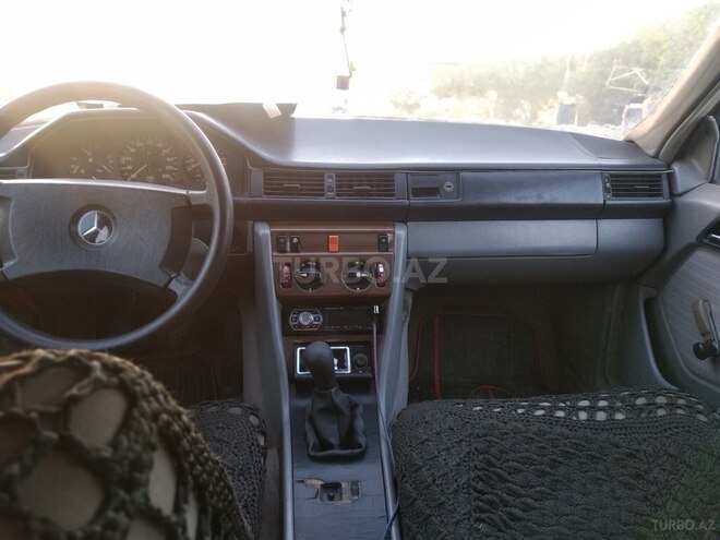 Mercedes E 230 1988, 316,300 km - 2.3 l - Bakı