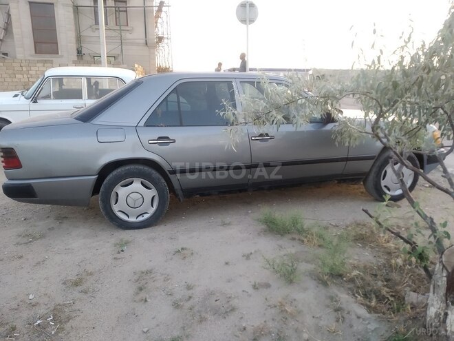 Mercedes E 230 1988, 316,300 km - 2.3 l - Bakı