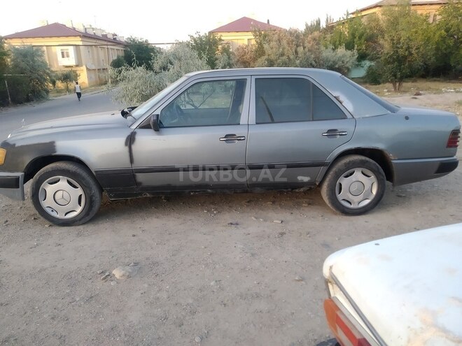 Mercedes E 230 1988, 316,300 km - 2.3 l - Bakı