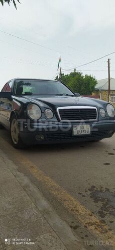 Mercedes E 240 1998, 289,000 km - 2.4 l - Qazax