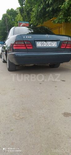 Mercedes E 240 1998, 289,000 km - 2.4 l - Qazax