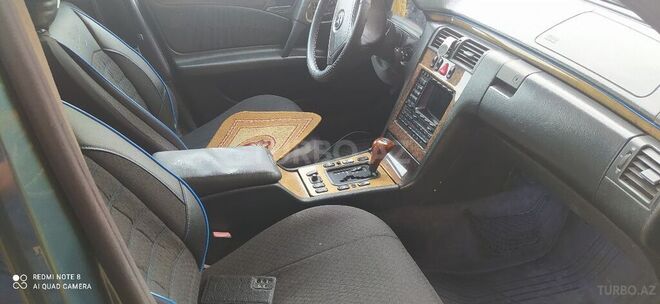 Mercedes E 240 1998, 289,000 km - 2.4 l - Qazax