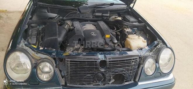 Mercedes E 240 1998, 289,000 km - 2.4 l - Qazax