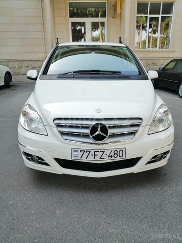 Mercedes B 180 2011, 45,000 km - 1.7 l - Bakı