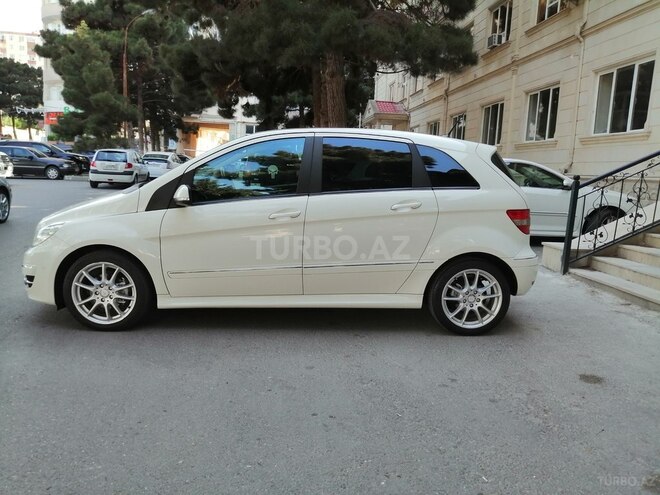 Mercedes B 180 2011, 45,000 km - 1.7 l - Bakı