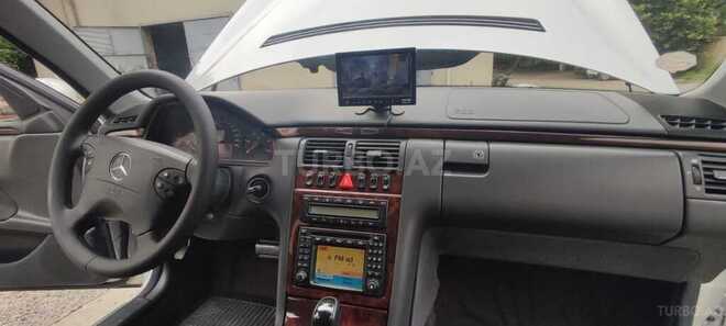 Mercedes E 270 2001, 268,000 km - 2.7 l - Bərdə