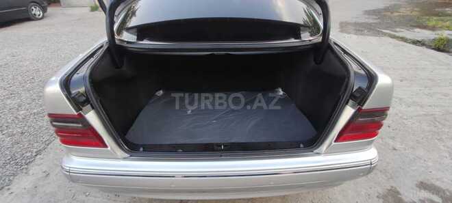 Mercedes E 270 2001, 268,000 km - 2.7 l - Bərdə